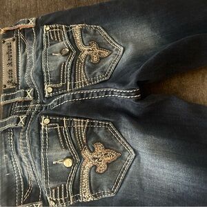 Really cute rock revival skinny jeans size 24